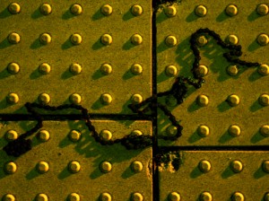 Josiane Keller - broken bicycle chain