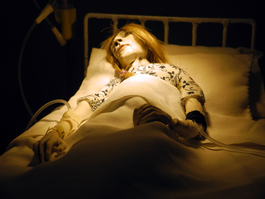 Josiane Keller - Billy in the hospital bed 8 - Billy's hands