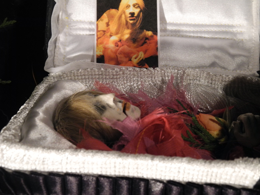 Josiane Keller - Billy in the casket 3