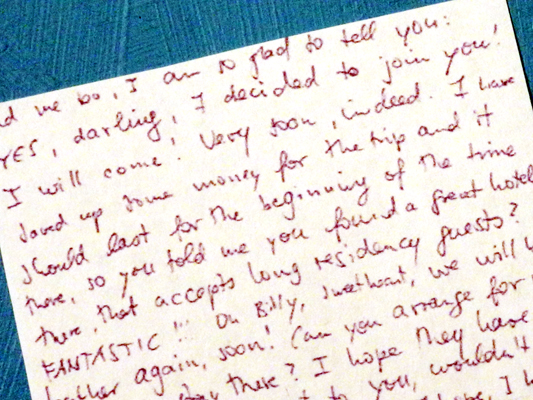 Josiane Keller - Molly's letter to Billy - close-up