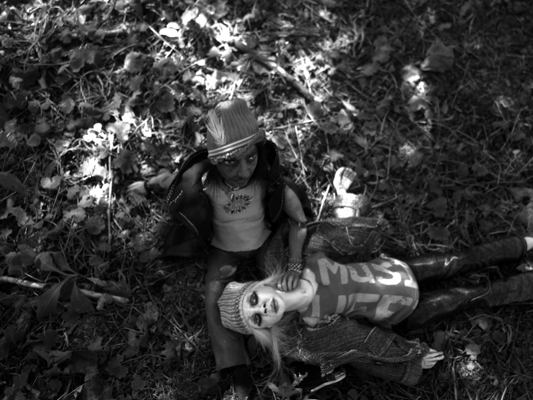 Josiane Keller - Larry on the graveyard with Chiaki lying on his lap 2