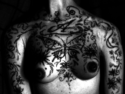 Josiane Keller - Agnes tattooed