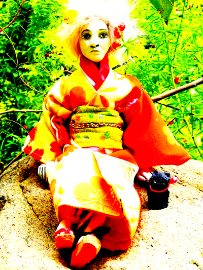 Josiane Keller - group shot outside - Starfish on a rock 2