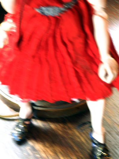 Josiane Keller - Molly's red dress 3