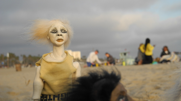 Josiane Keller - Chiaki and Larry on the beach