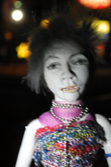 Josiane Keller - Edie at night on the street