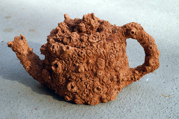 Josiane Keller - gnarly tea pot 2 - air dry