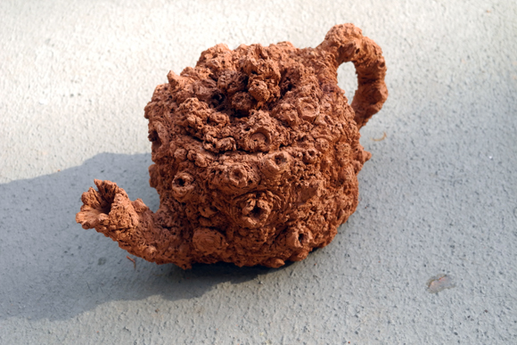 Josiane Keller - gnarly tea pot 4 - air dry