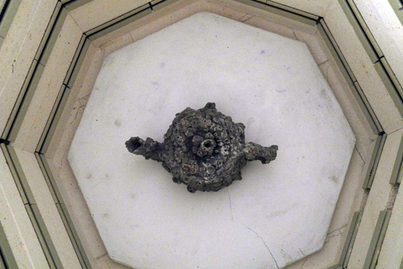 Josiane Keller - gnarly tea pot - bisque 2